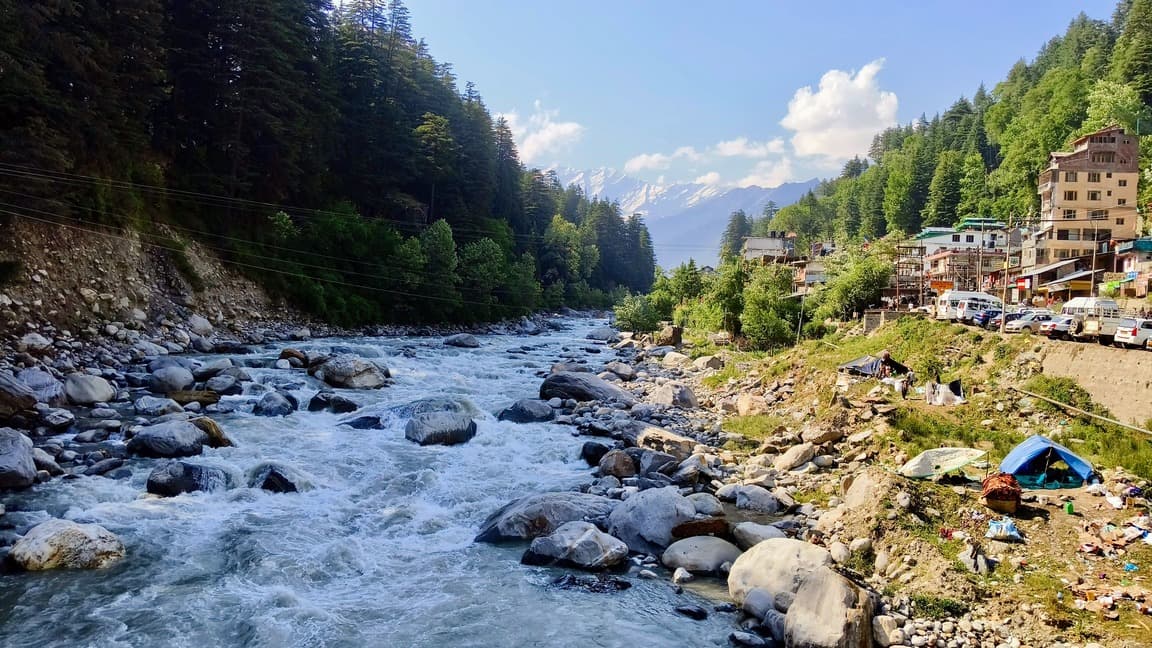 A Quick 2-Day Getaway from Delhi to Manali – Our Rainy Adventure in May 2025