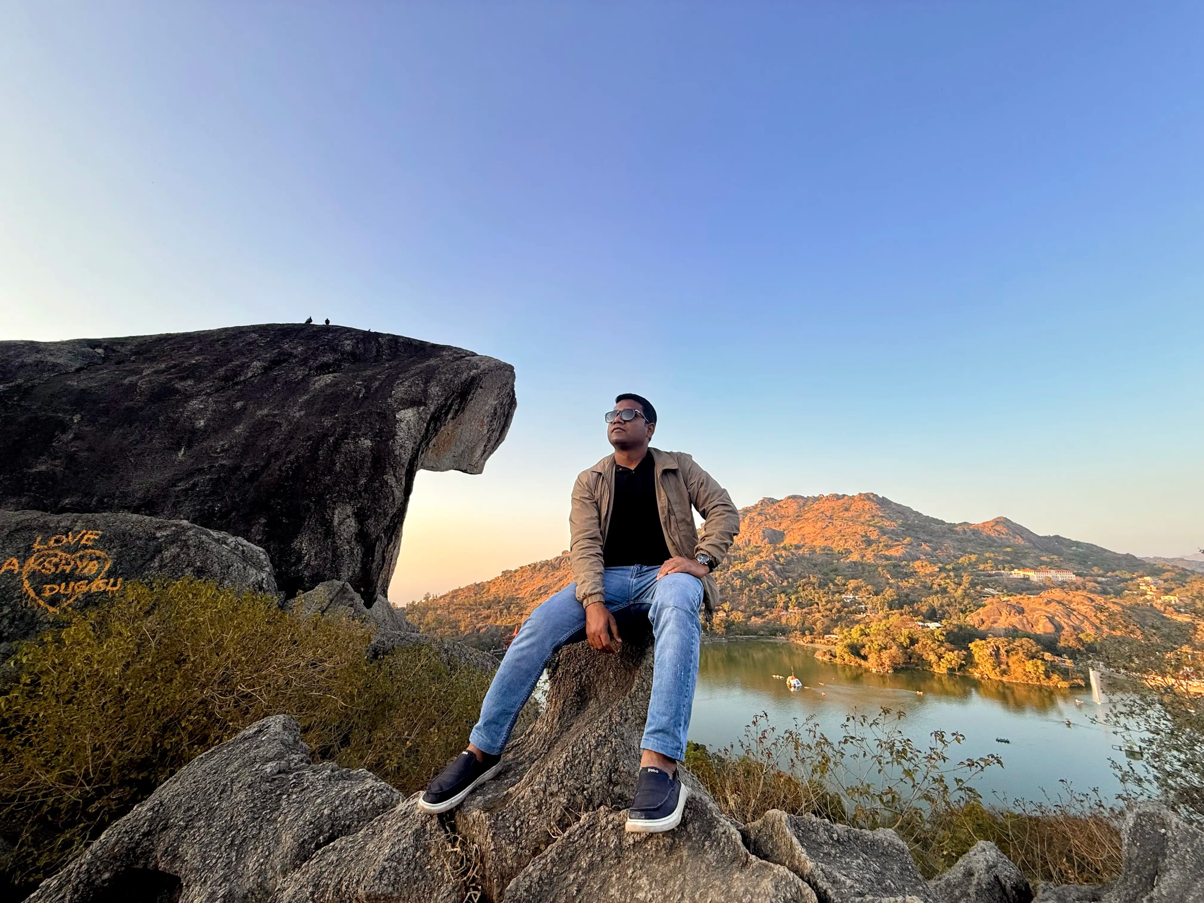 Mount Abu Toad Rock Trek – A Short Adventure with Stunning Views in Rajasthan